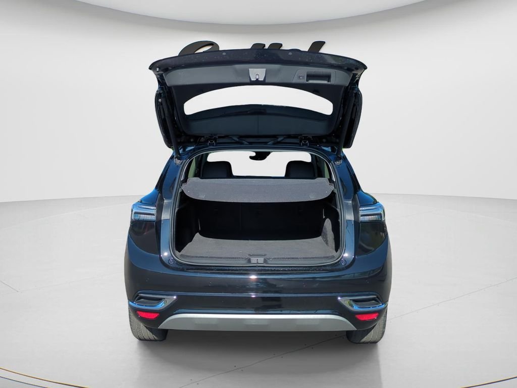 Used 2023 Black Buick Avenir image 9