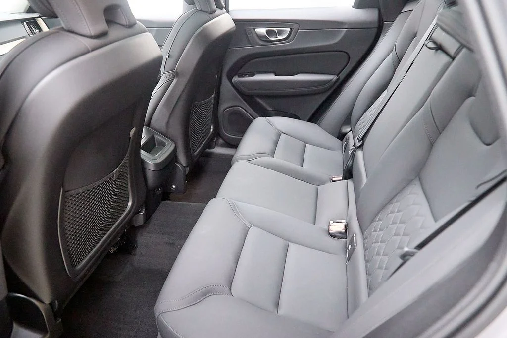 New 2026 Aurora Silver Volvo Plus image 21