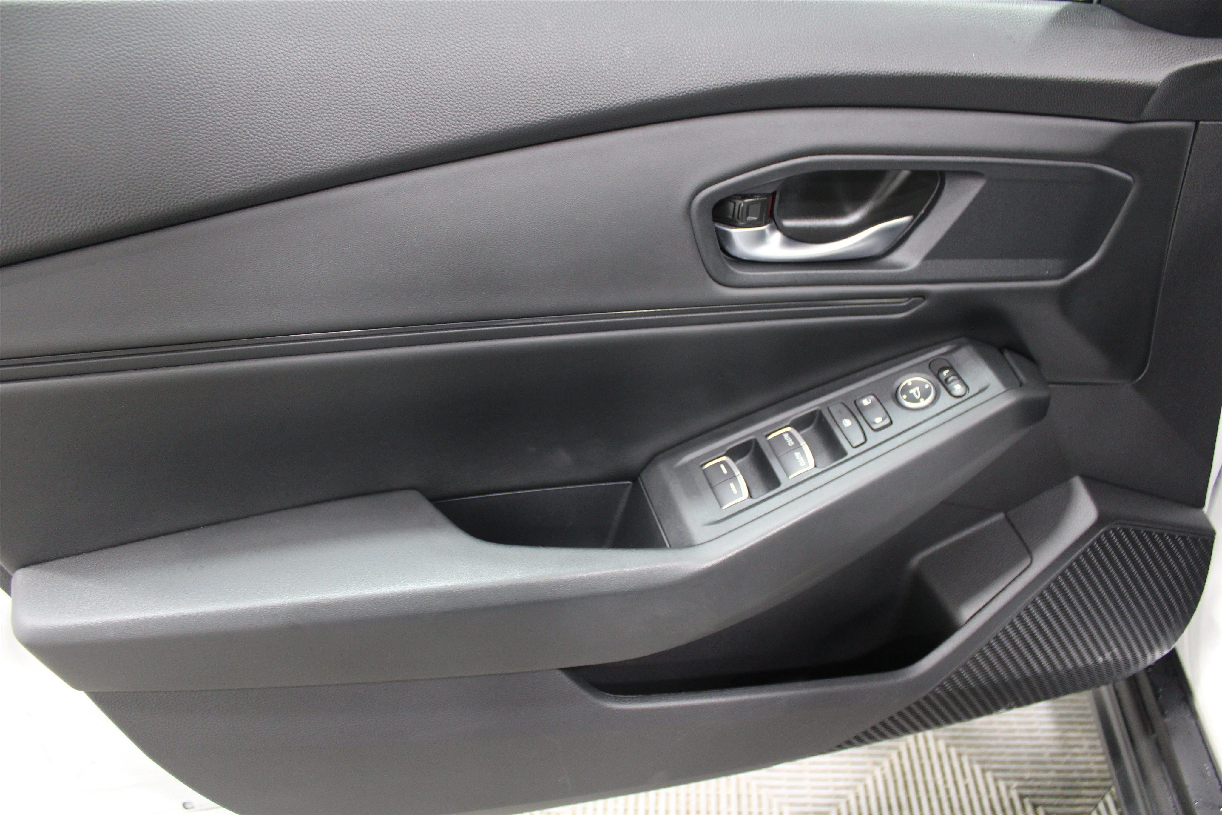 2025 Honda Accord SE - Photo 6