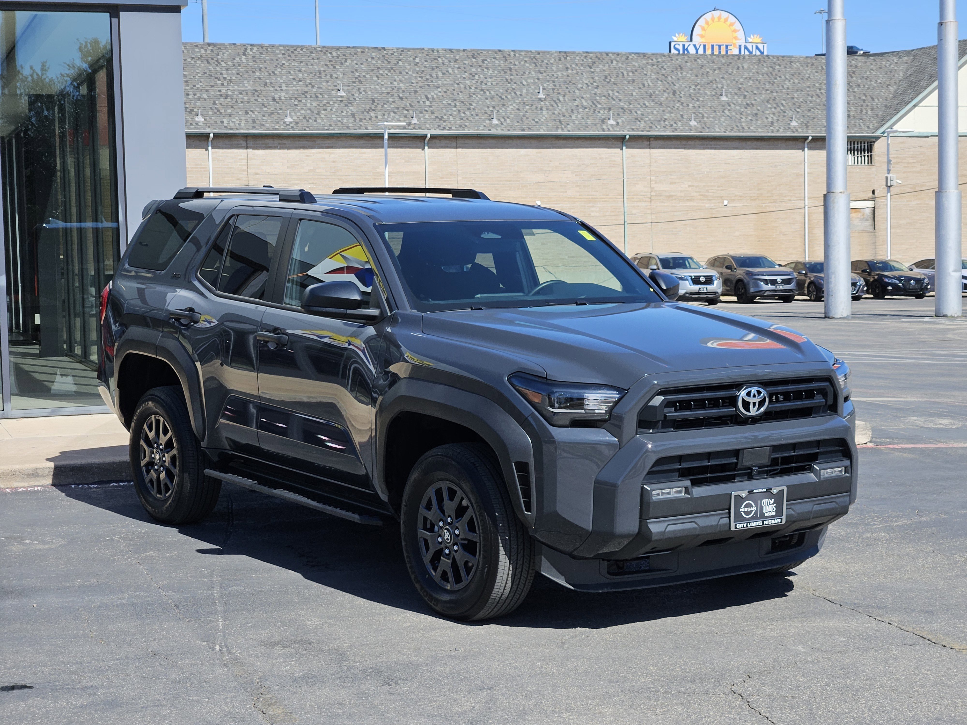 Used 2025 Underground Toyota SR5 image 3
