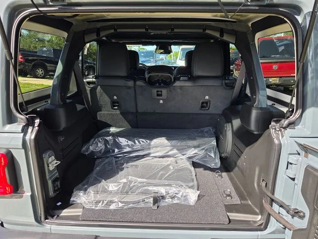 New 2026 Anvil Clear-Coat Exterior Paint Jeep Sahara image 18
