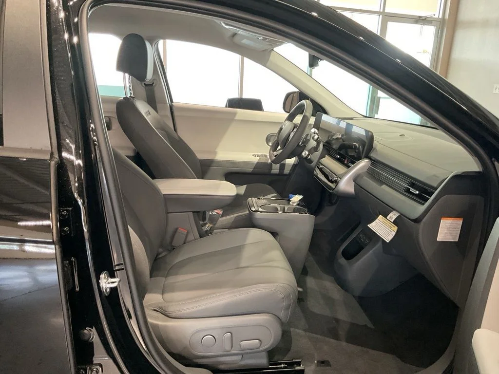 New 2026 Black Hyundai SEL image 22