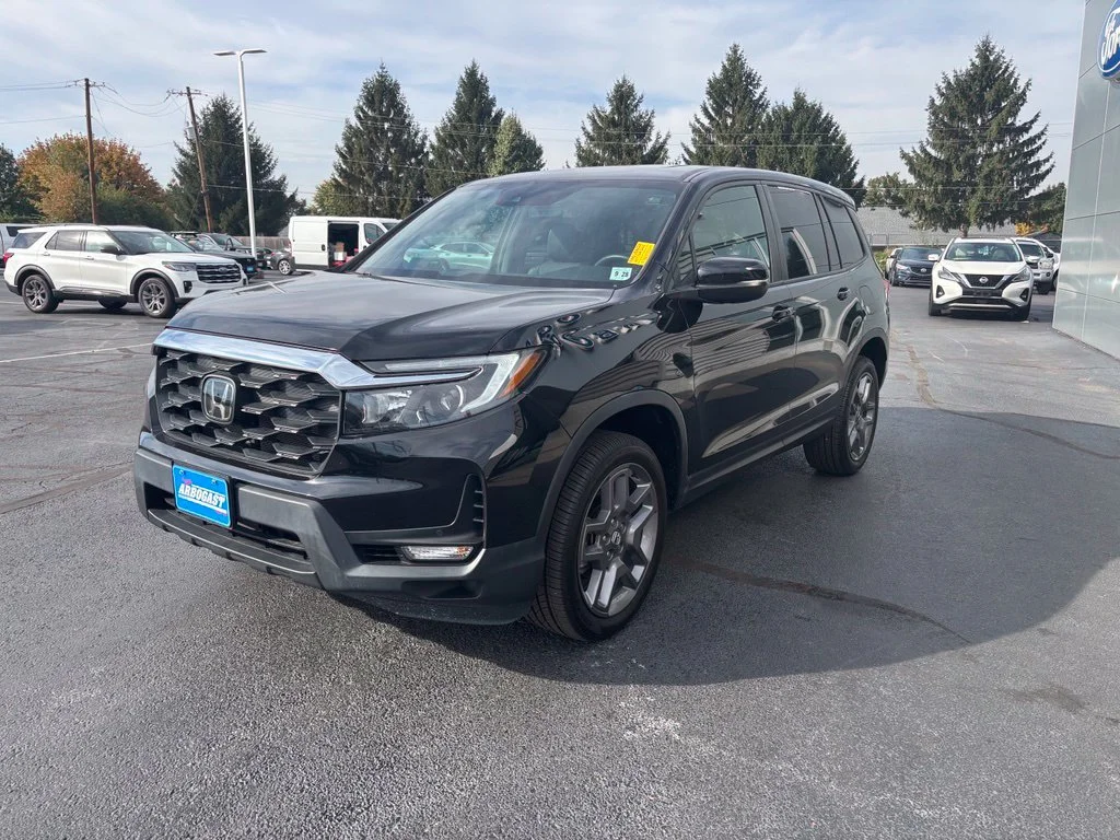 Used 2023 Black Honda EX-L image 9