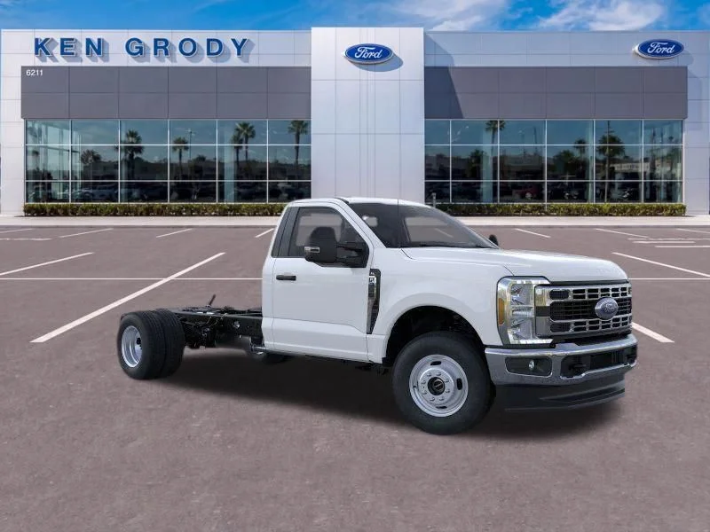 2026 Ford F-350 XL 4x4 Regular Cab 169-In DRW's photo