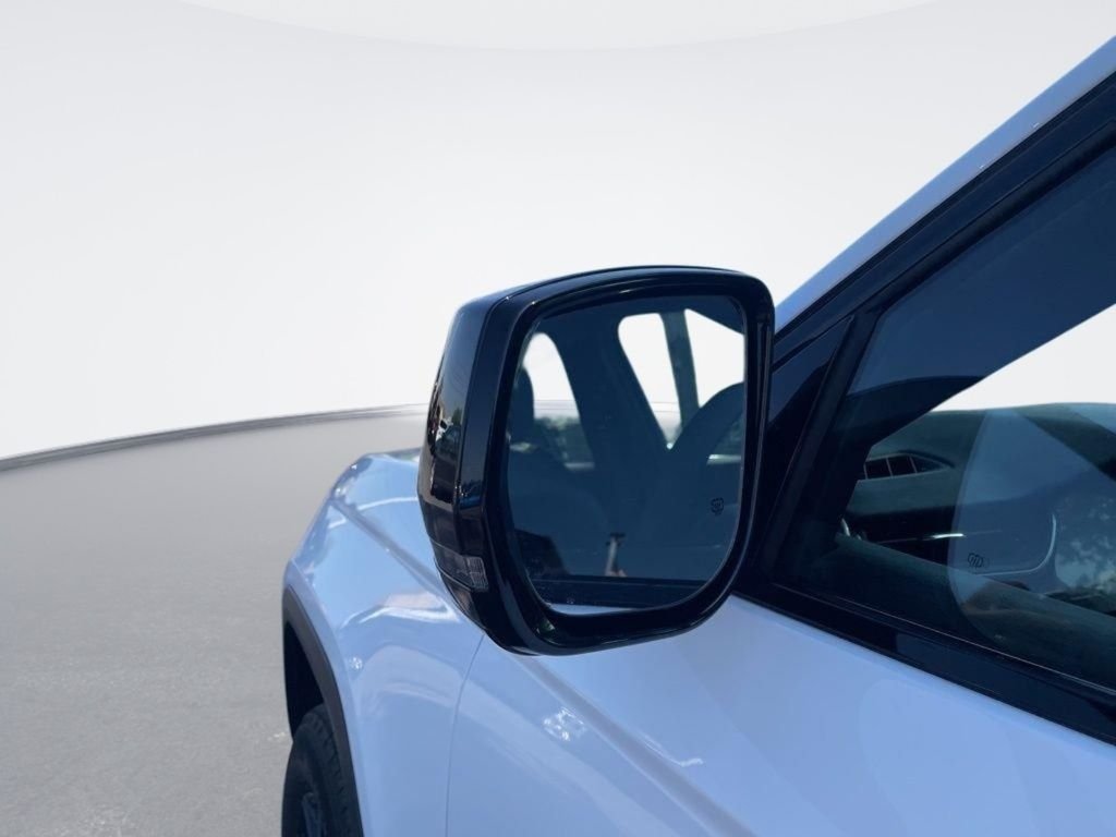 Used 2024 White Jeep Altitude image 13