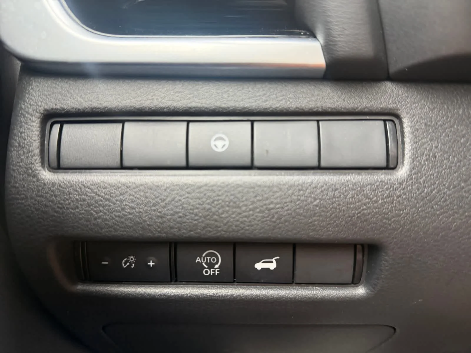 Used 2023 Pearl White Tricoat Nissan SL image 37