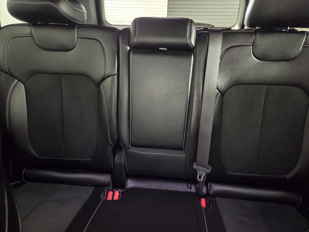 Used 2025 Silver Zynith Jeep Altitude image 24
