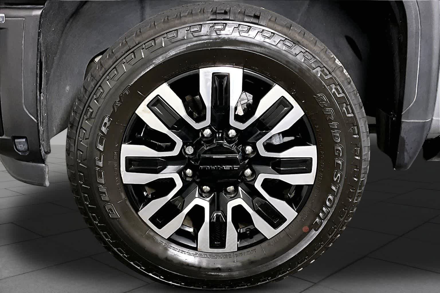 Used 2024 Sterling Metallic GMC Denali Ultimate image 10