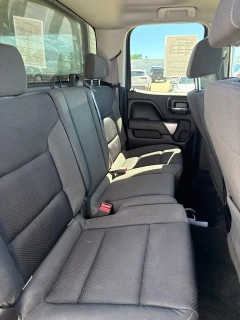 Used 2017 SILVER ICE METALLIC Chevrolet LT image 29