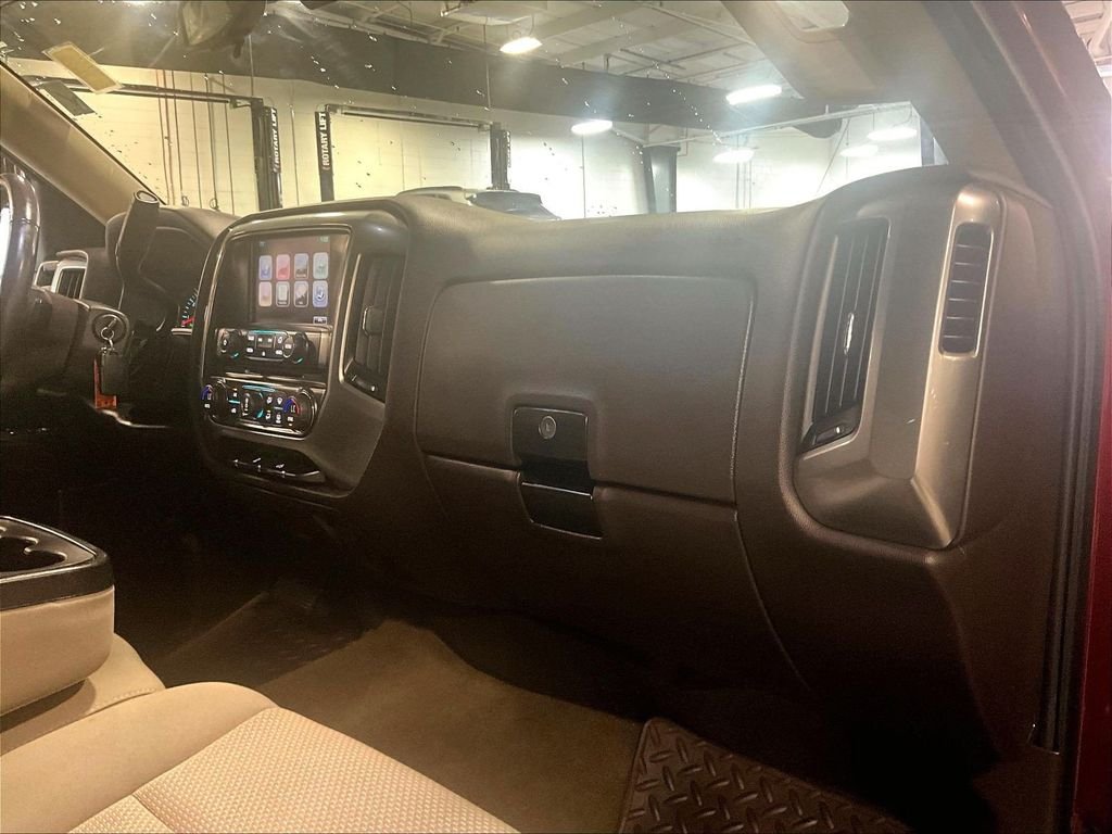 Used 2016 Red Chevrolet LT image 13