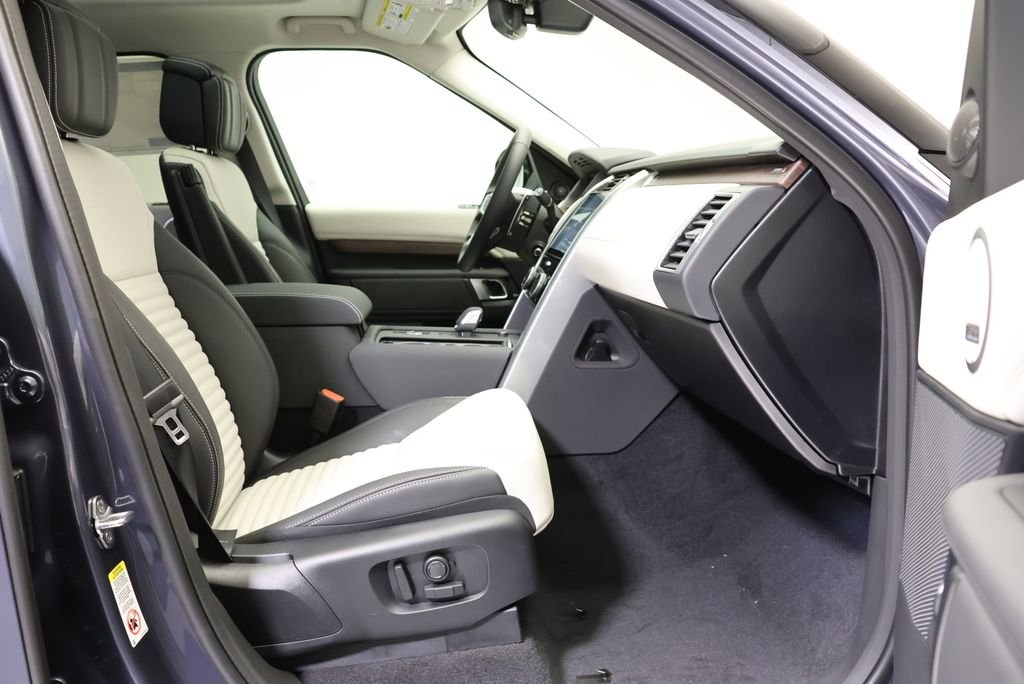 New 2026 Varesine Blue Land Rover Dynamic SE image 40