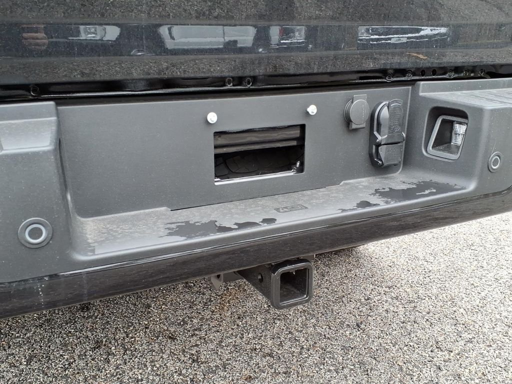 New 2026 Agate Black Metallic Ford XLT image 6