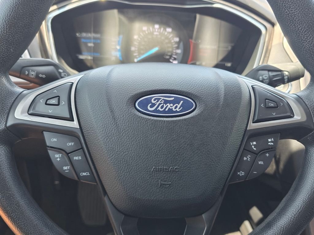 Used 2020 Black Ford SE image 33
