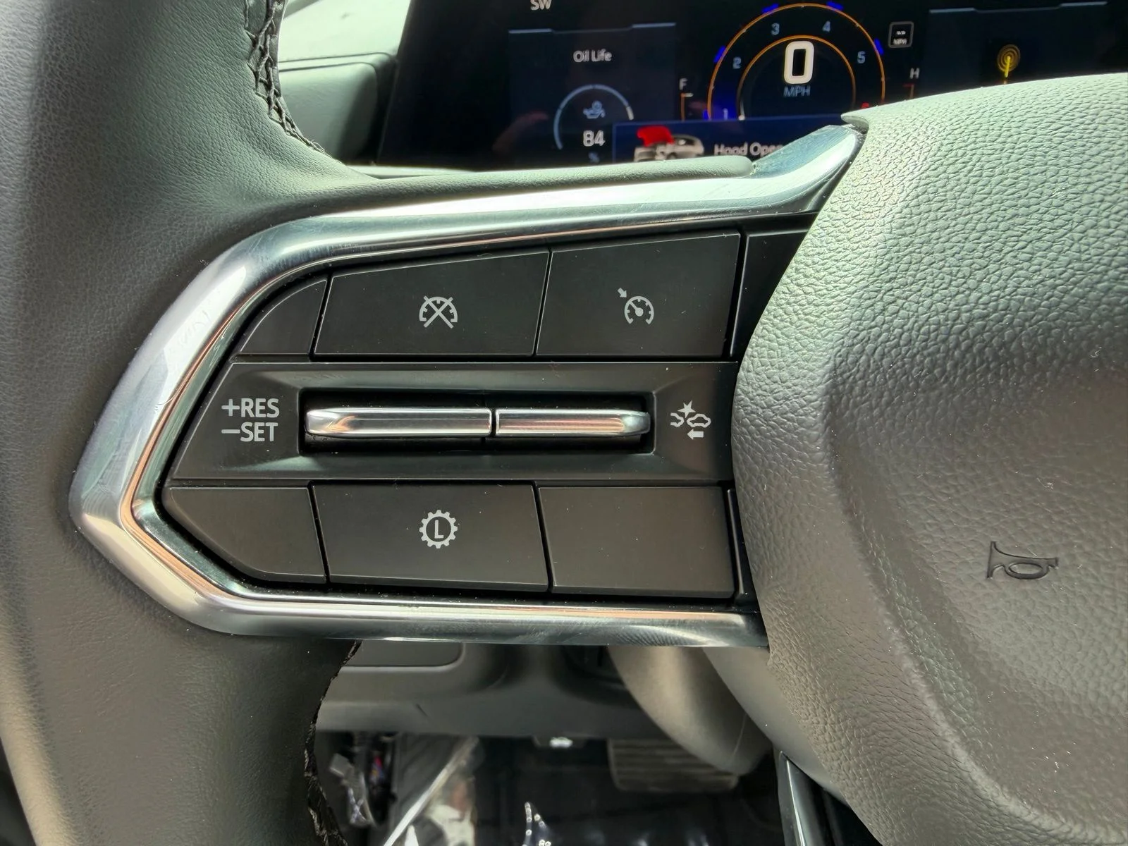 Used 2025 White Chevrolet LT image 16