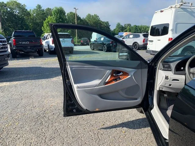 Used 2010 Black Toyota XLE image 21