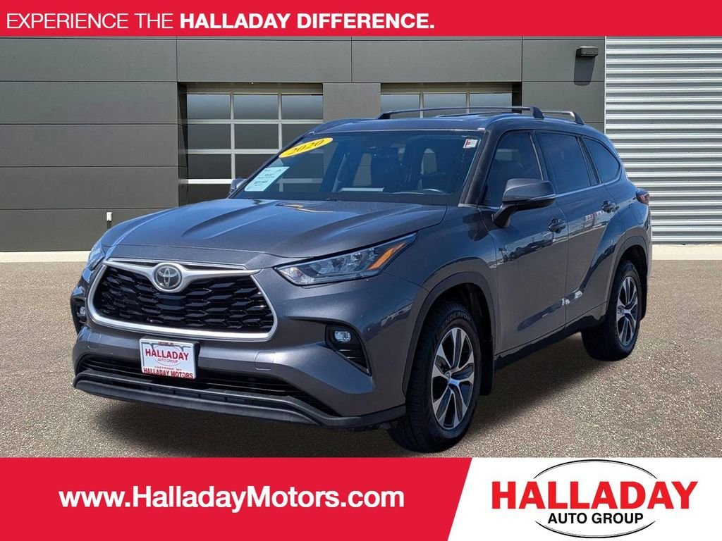 Used 2020 Magnetic Gray Metallic Toyota XLE image 1