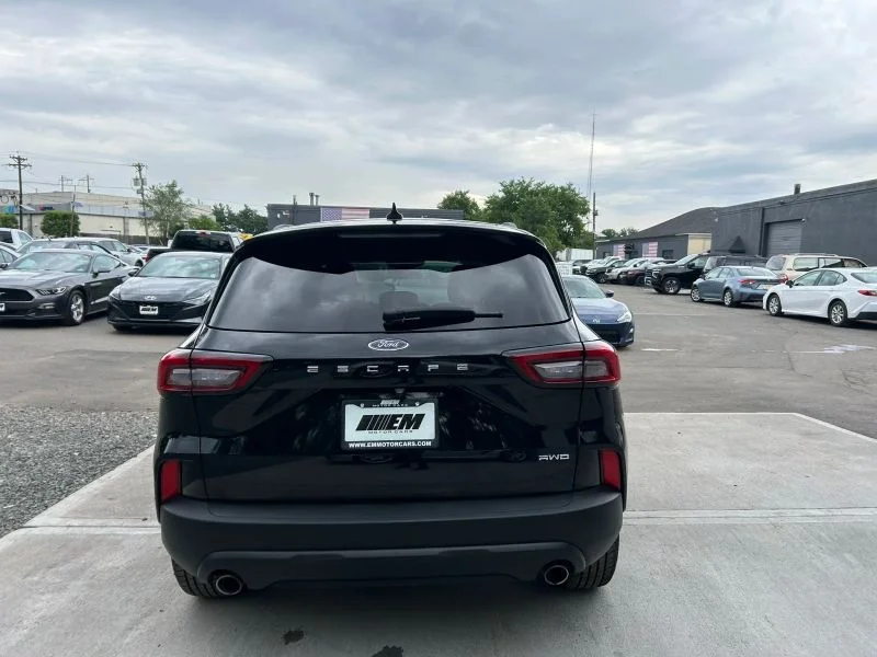 Used 2025 Black Ford ST-Line Sport Utility 4D image 31