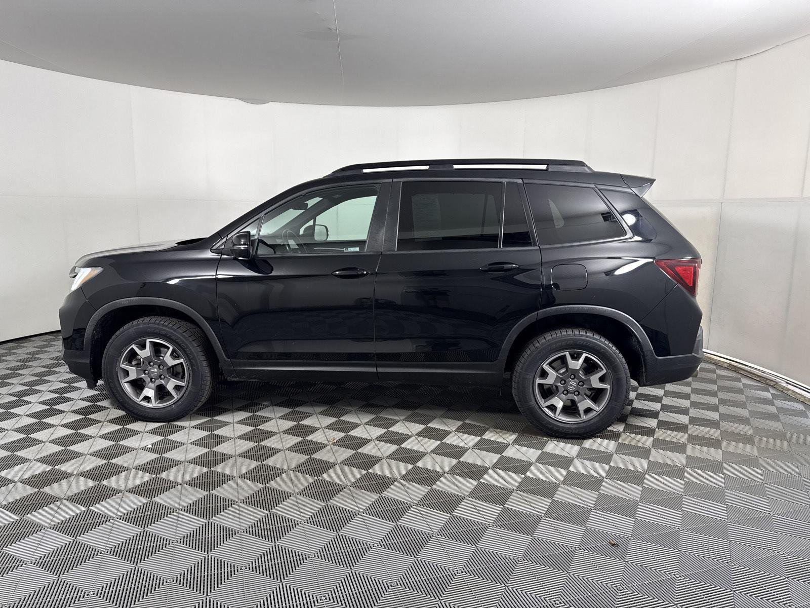 Used 2022 Crystal Black Pearl Honda TrailSport image 4