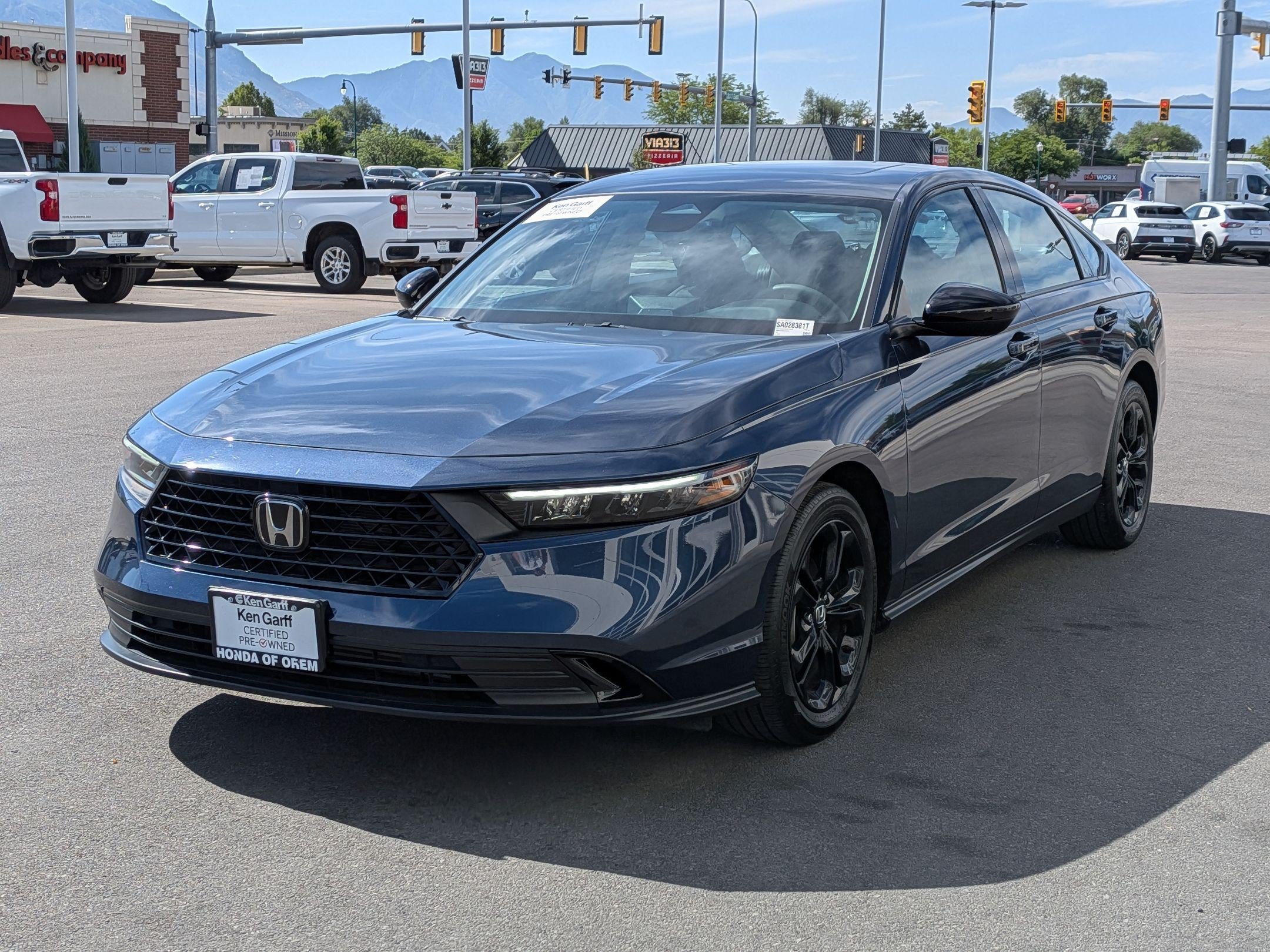 Used 2025 Blue Honda SE image 9