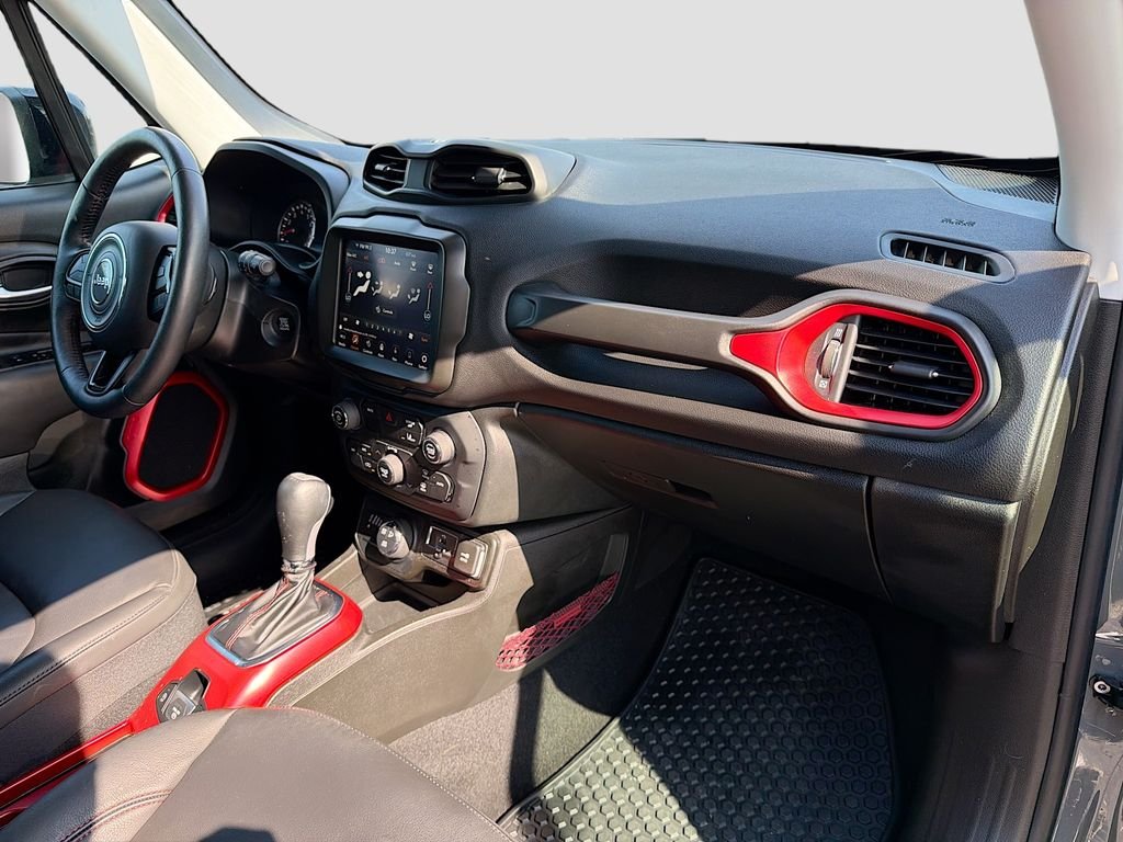 Used 2022 Sting-Gray Clearcoat Jeep Trailhawk image 24