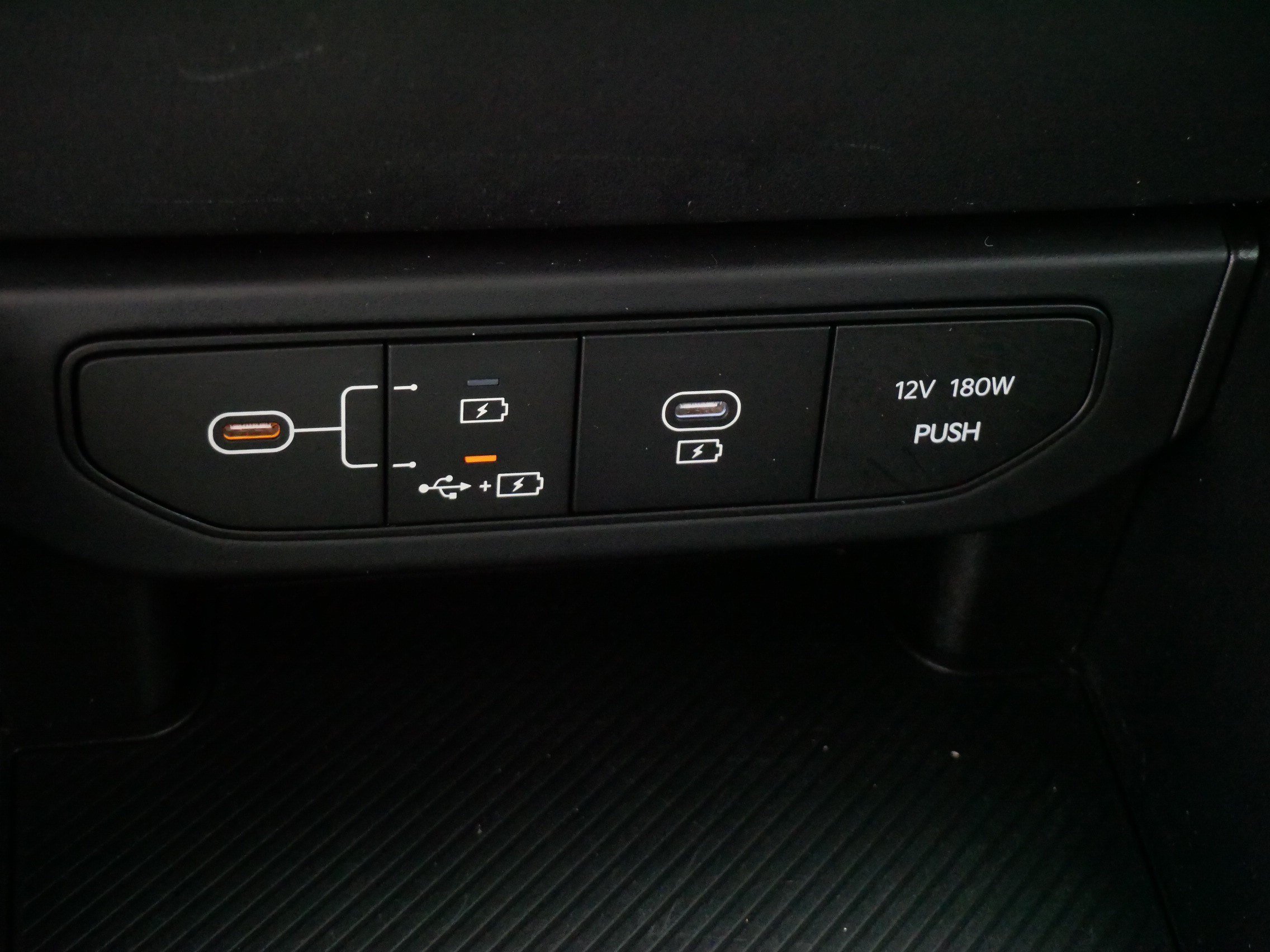Used 2025 Snow White Pearl Kia LXS image 29