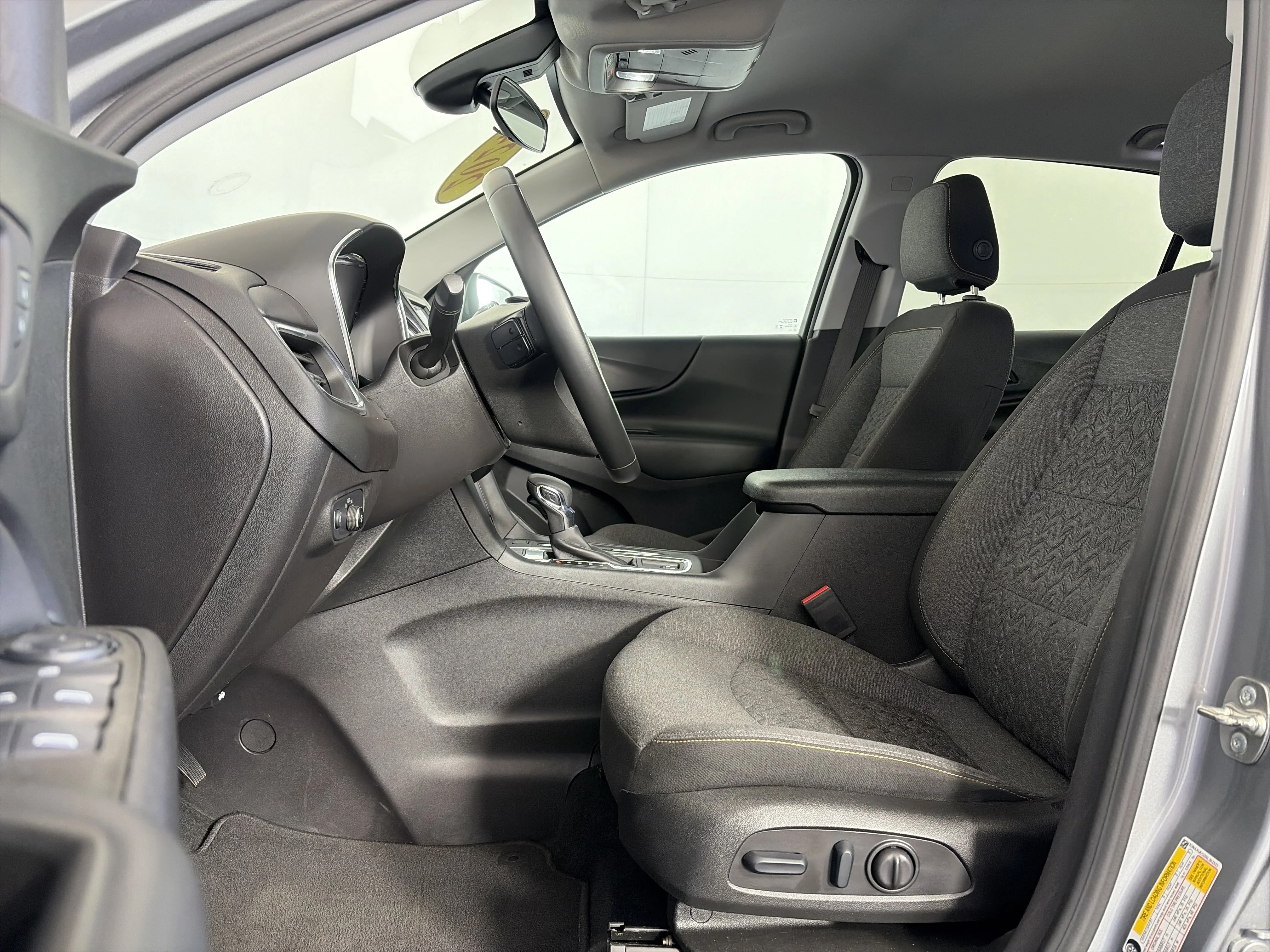 2024 Chevrolet Equinox LT - Photo 6