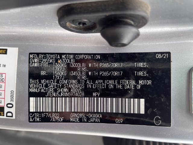 Used 2022 Silver Toyota SR5 Premium image 30