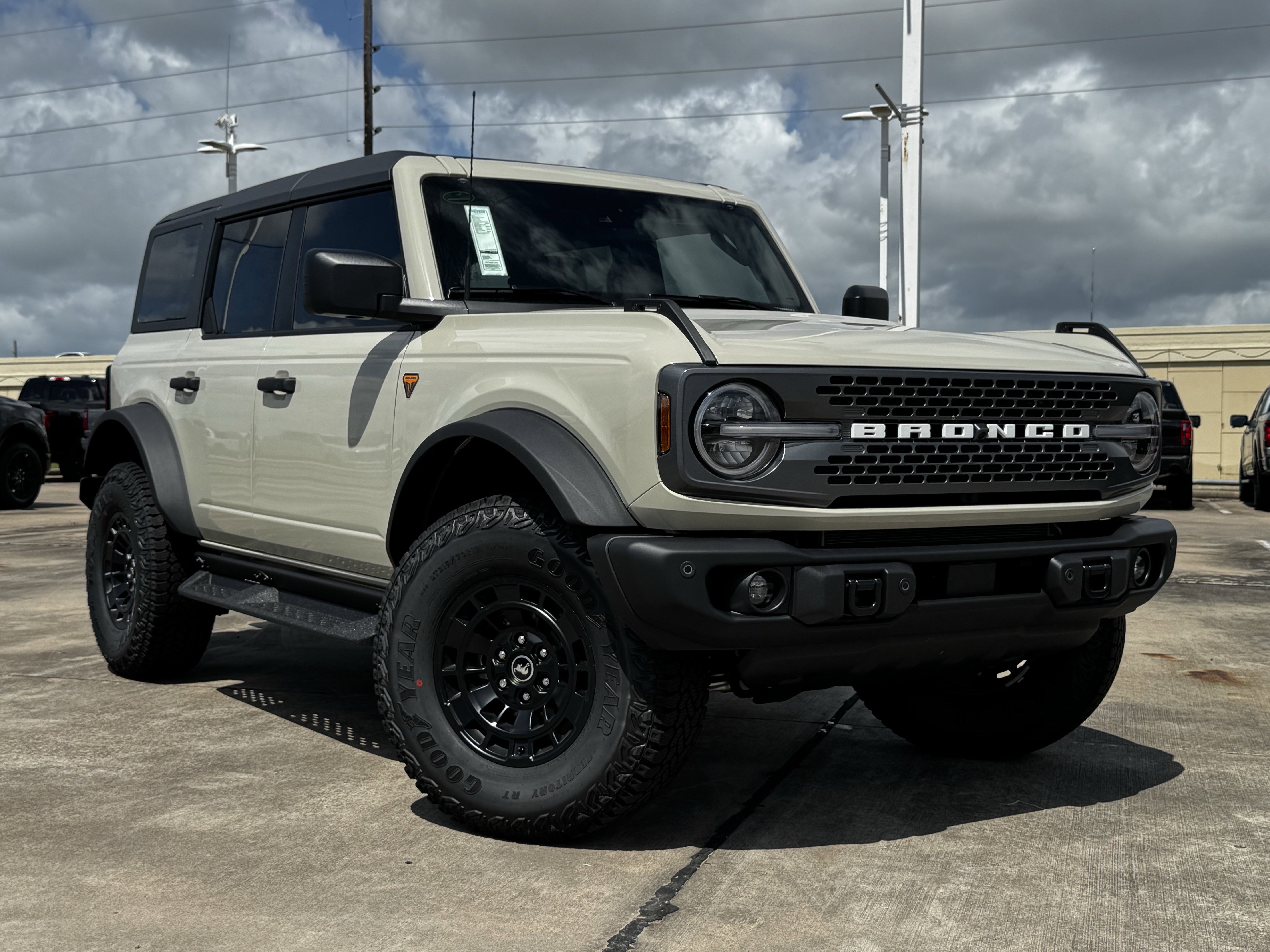New 2026 Desert Sand Ford Badlands image 2