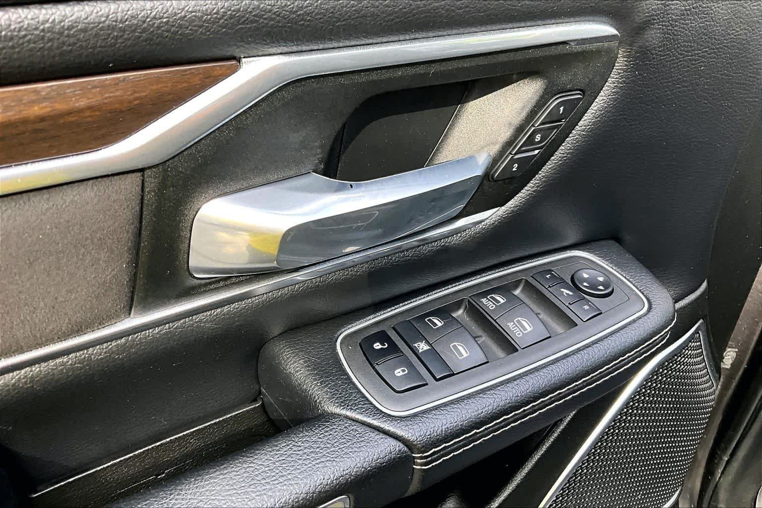 Used 2022 Granite Crystal Metallic Clearcoat Ram Laramie image 31