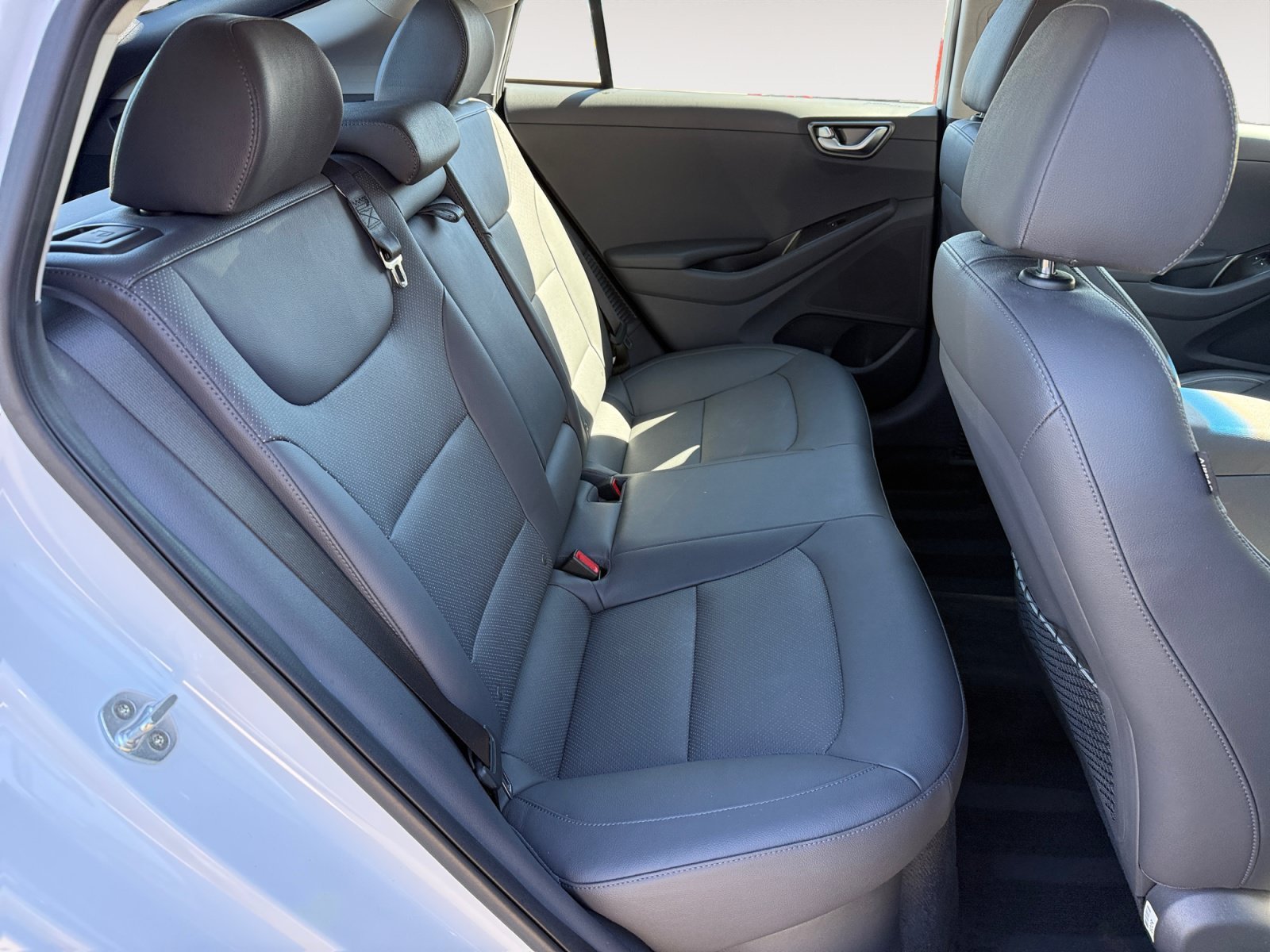 Used 2020 Ceramic White Hyundai Limited image 18