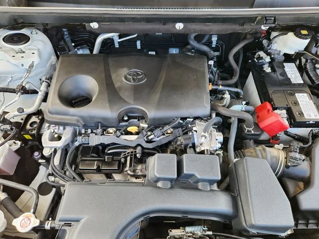 Used 2023 Ice Toyota LE image 33