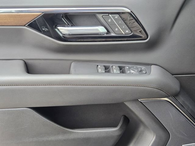 2025 Chevrolet Suburban High Country - Photo 18