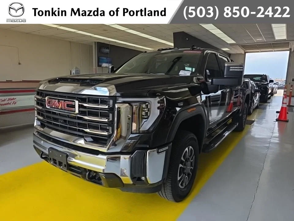 Used 2025 Onyx Black GMC SLT image 1