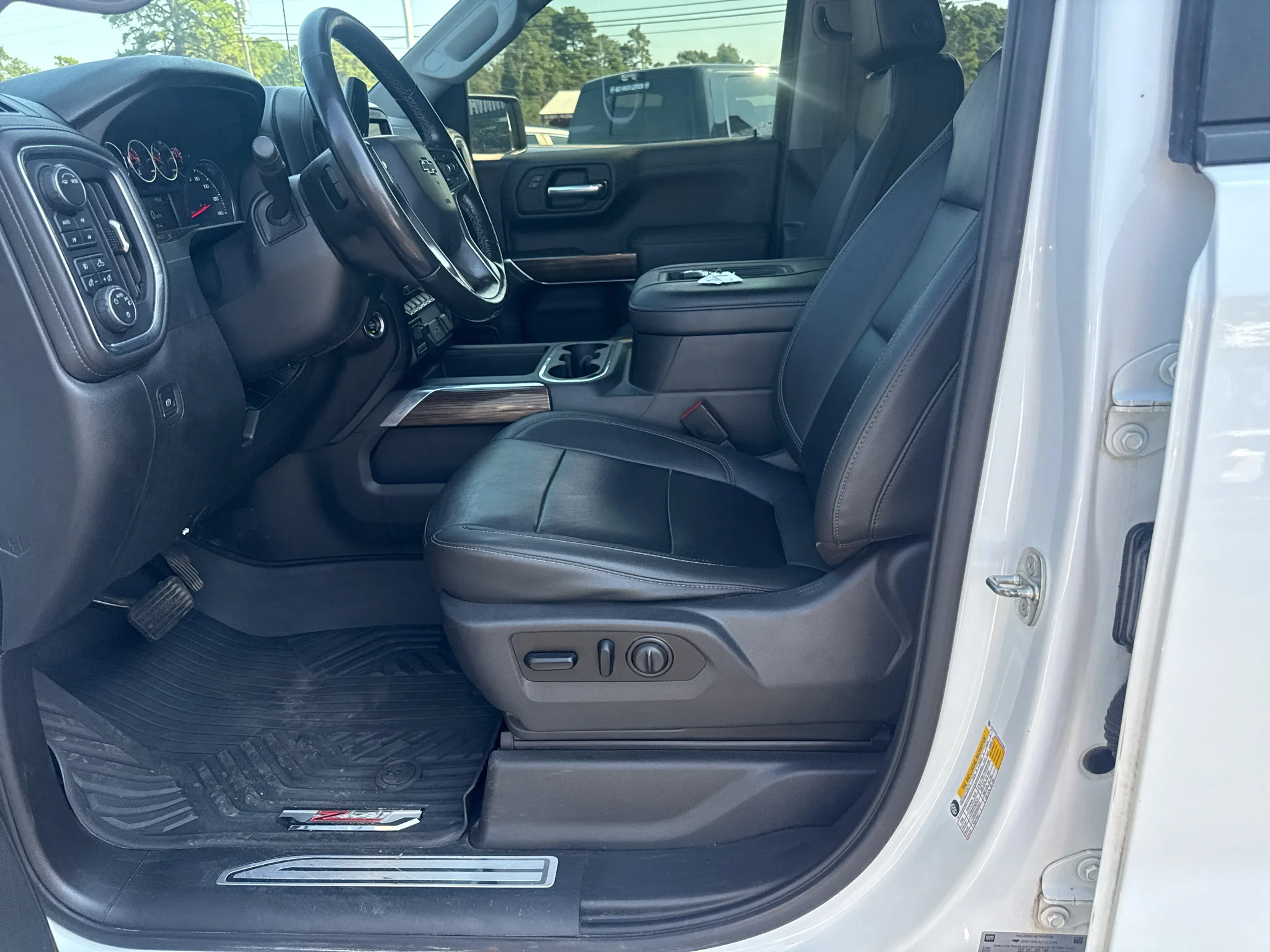 Used 2021 Summit White Chevrolet LT Trail Boss image 16