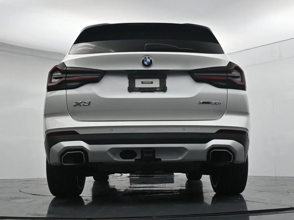 Used 2022 White BMW xDrive30i image 21