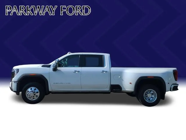 Used 2024 White GMC Denali Ultimate image 2