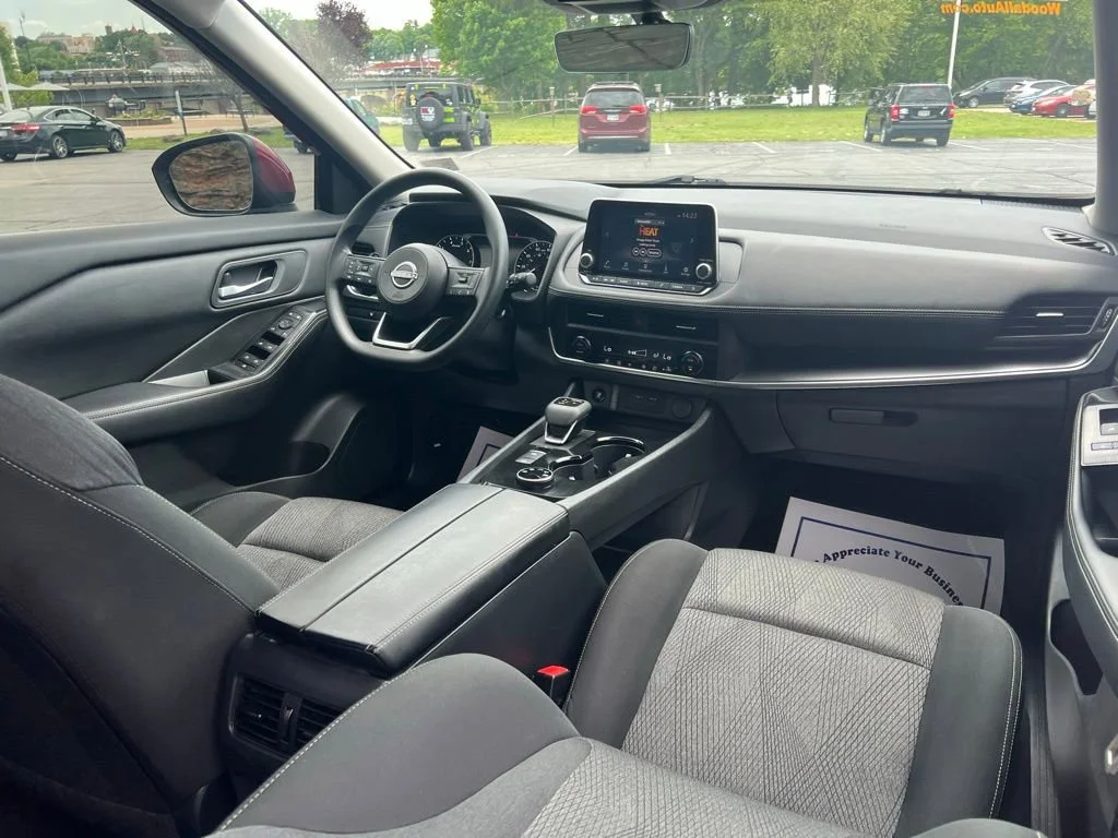 Used 2024 Scarlet Ember Nissan SV image 7