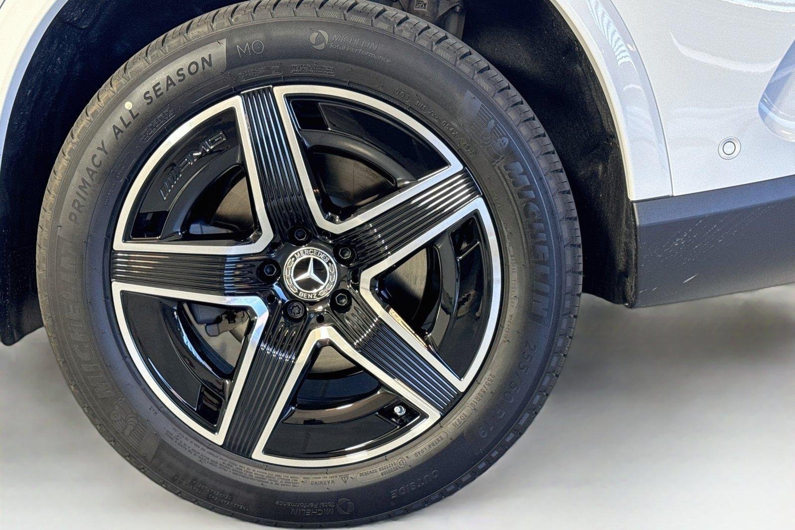 New 2026 Polar White Mercedes-Benz GLC 300 image 29