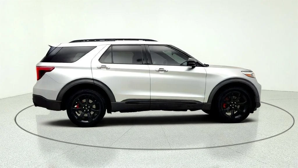 Used 2021 Iconic Silver Metallic Ford ST 4WD w/ ST High-Performance Pack, Moonroof & Premium Tech image 4