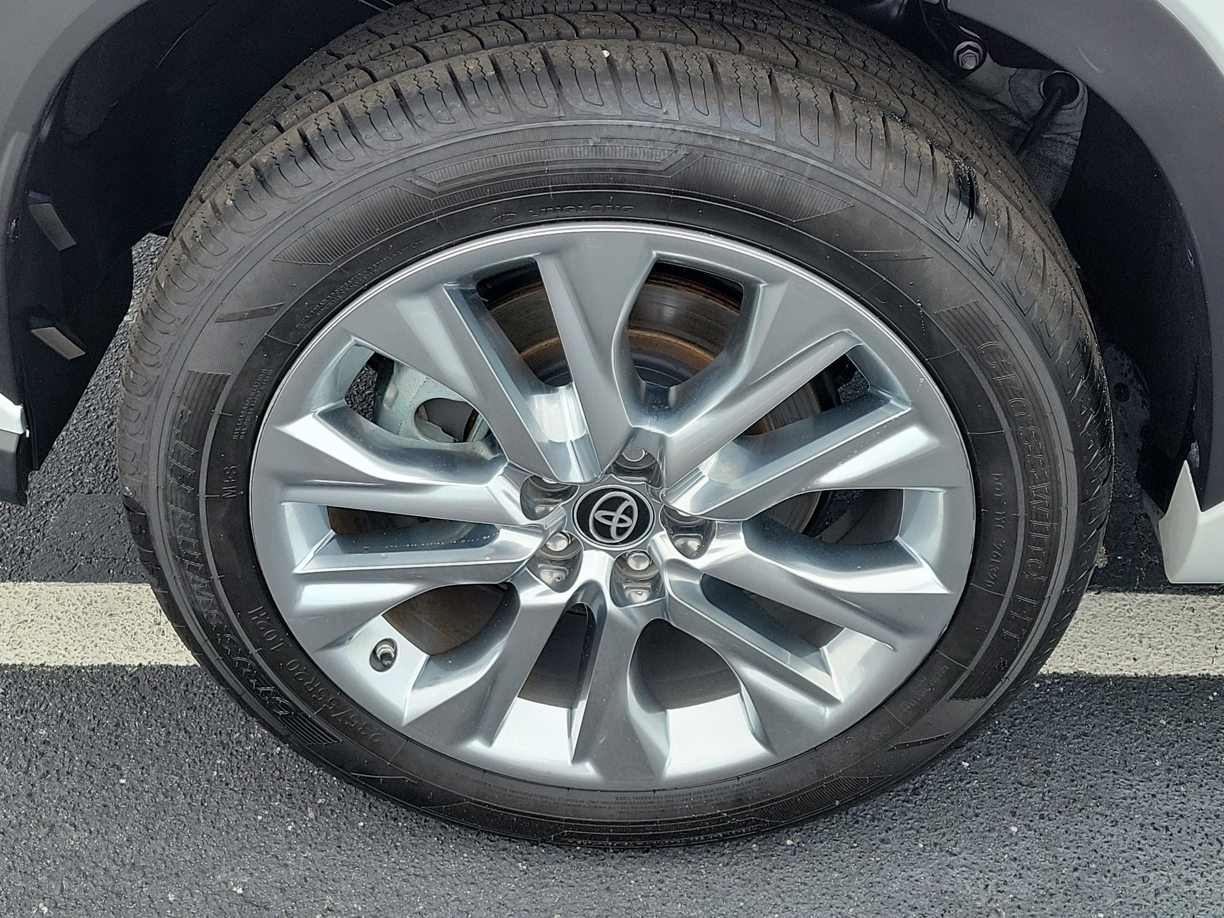 Used 2023 Wind Chill Pearl Toyota0 Limited image 9