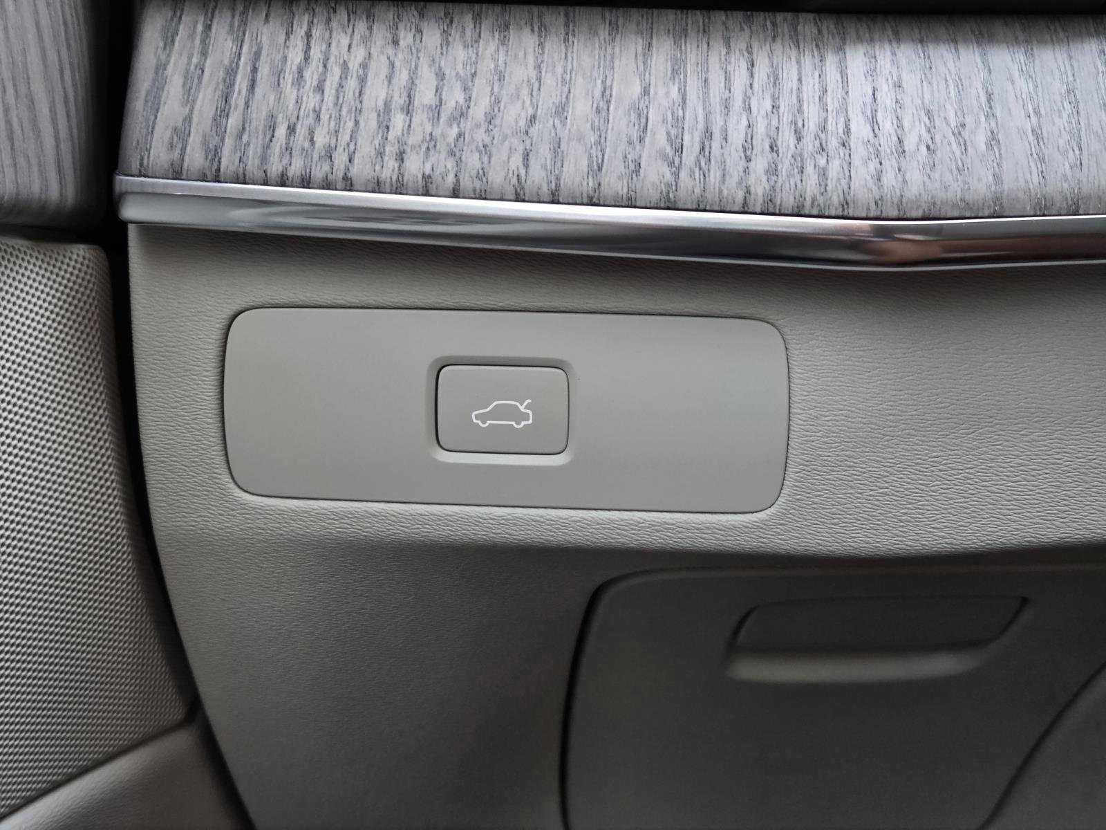 Used 2023 Bright Dusk Metallic Volvo Plus image 25