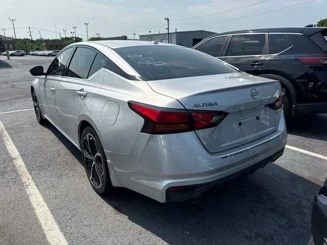 Used 2023 Silver Nissan 2.5 SR image 3