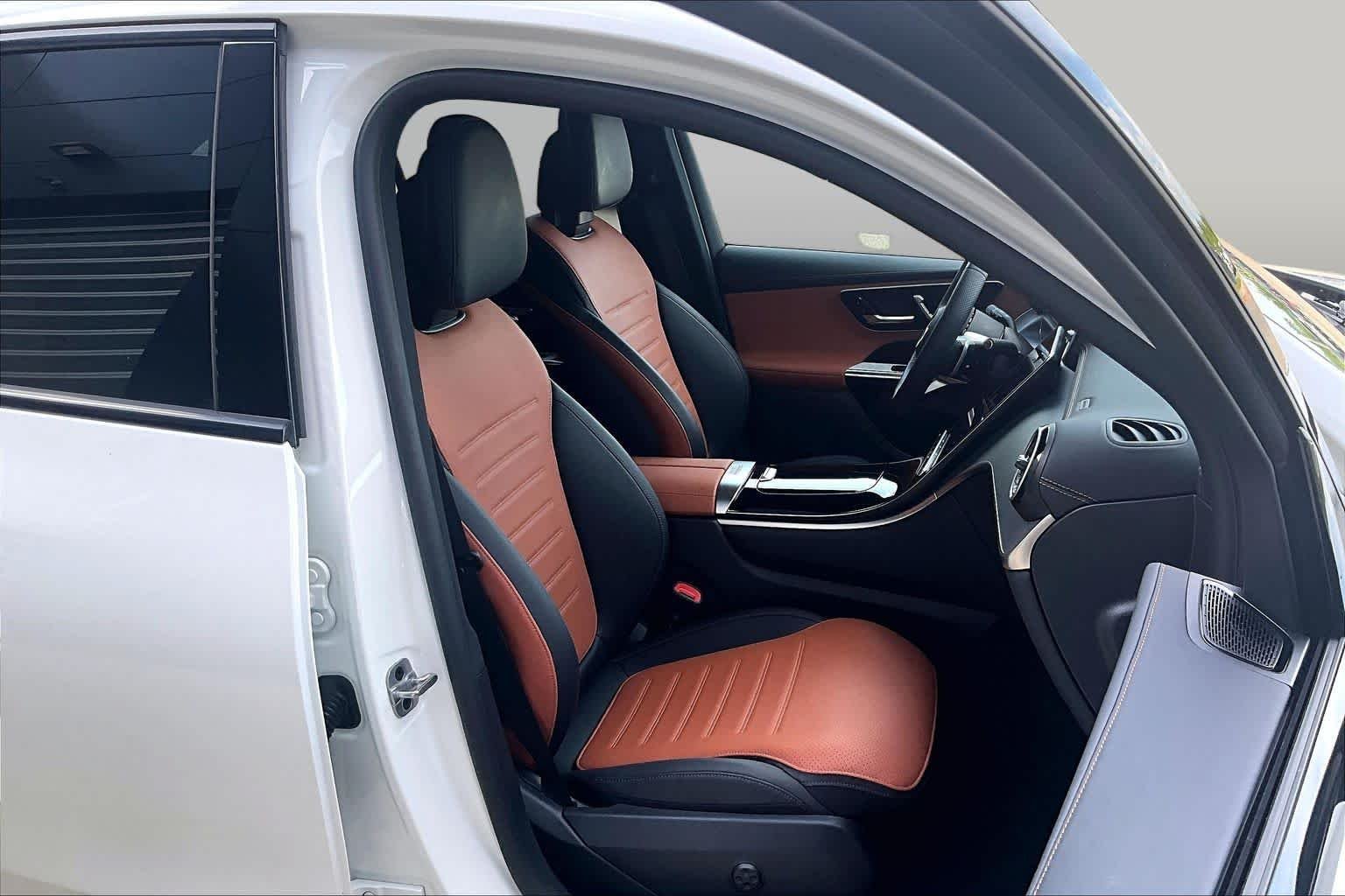 Used 2025 Polar White Mercedes-Benz GLC 300 image 9