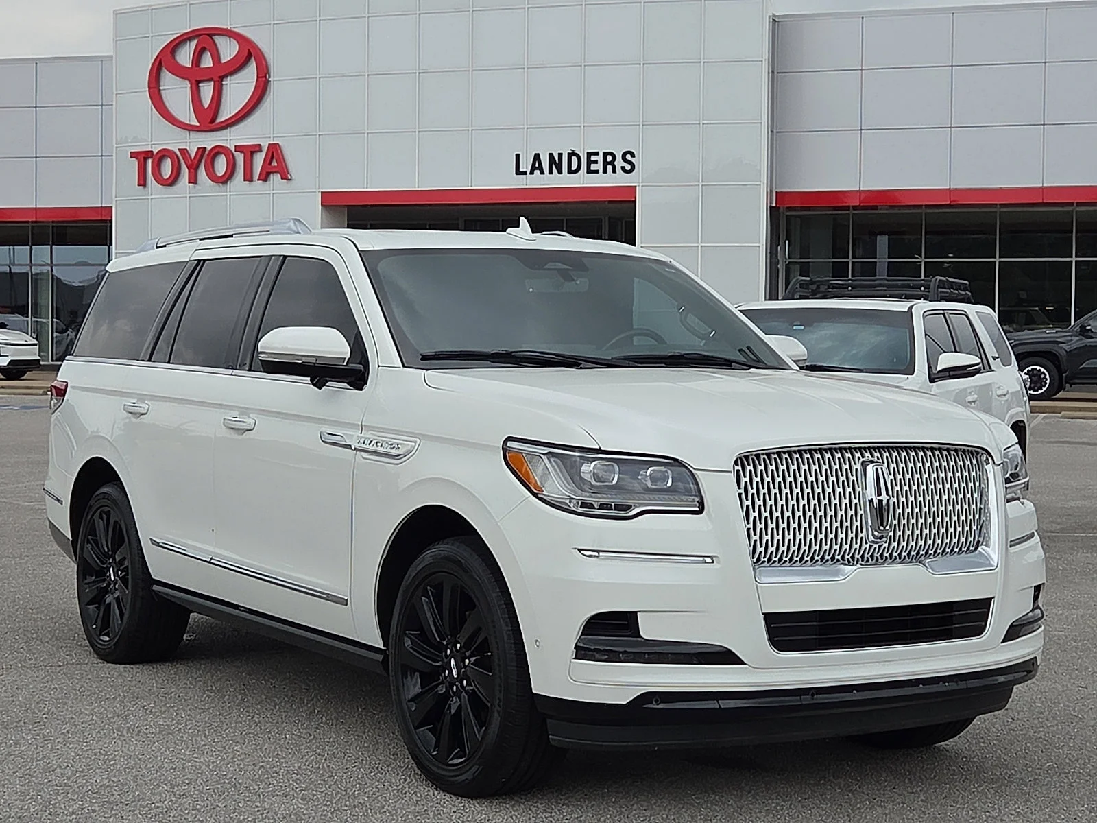 2023 Lincoln Navigator Reserve 4WD's photo