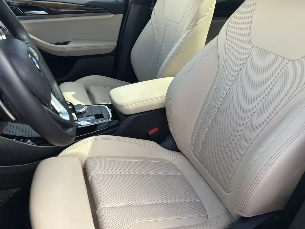 Used 2023 Gray BMW xDrive30i image 10