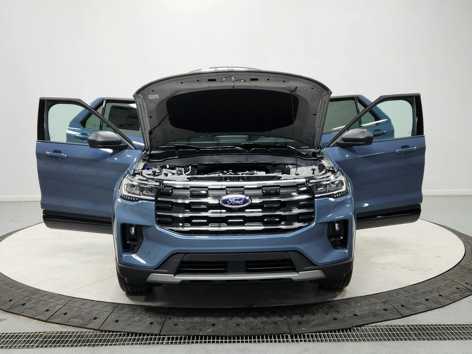 Used 2026 Vapor Blue Metallic Ford Active image 10