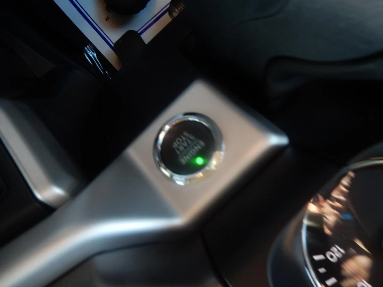 New 2022 Black Ford XLT 4X2 image 37