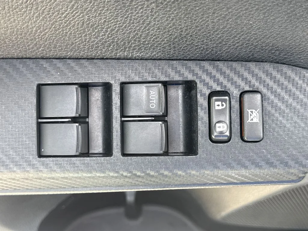 Used 2015 Classic Silver Metallic Toyota XLE image 14