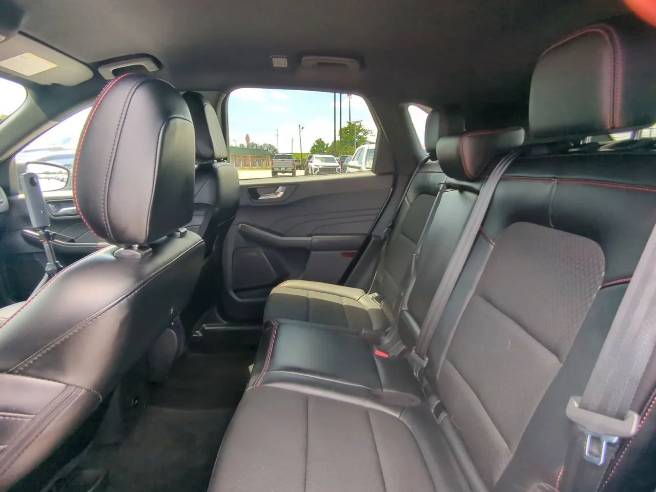 2025 Ford Escape ST-Line - Photo 13