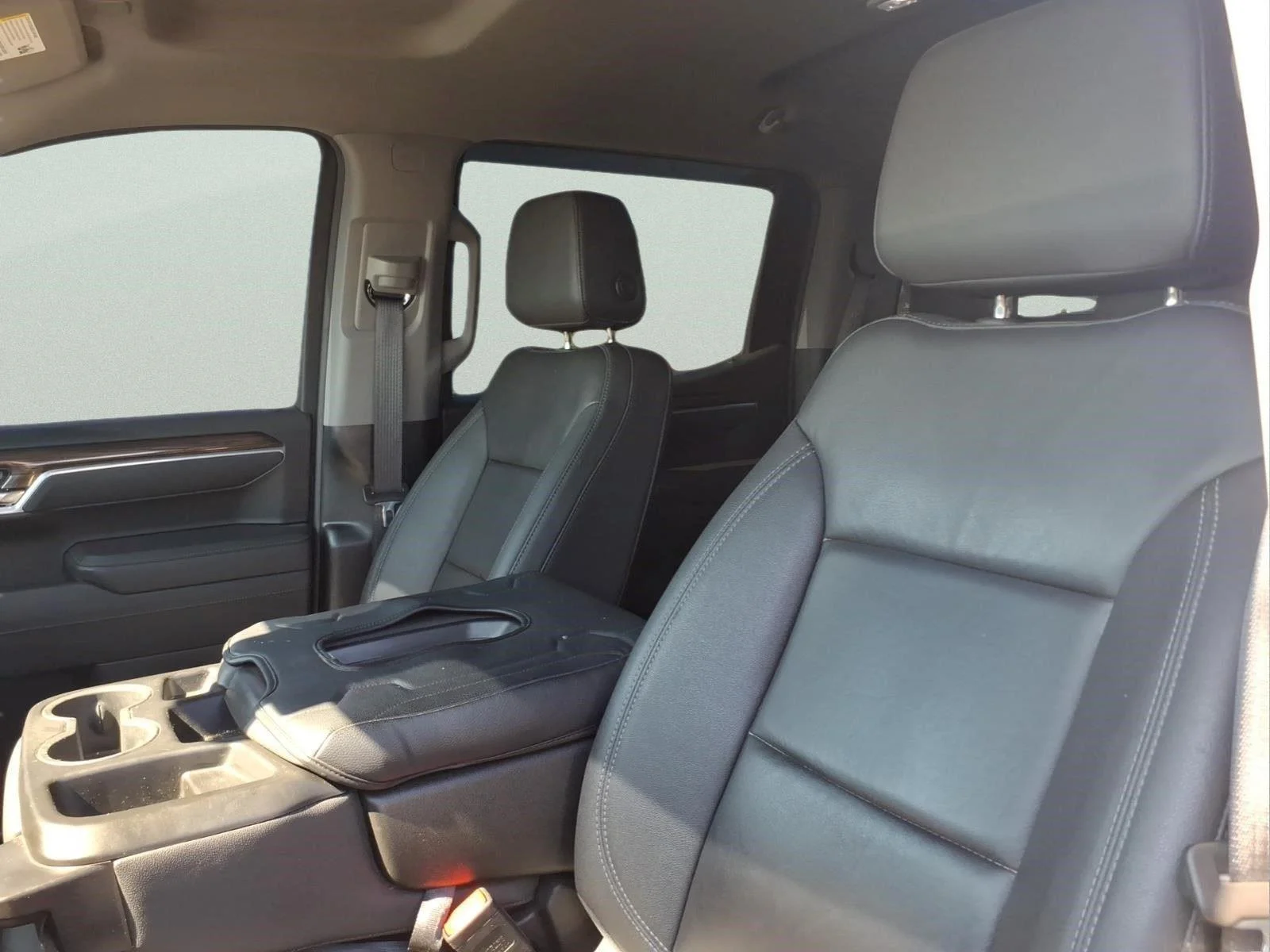 Used 2025 Sterling Gray Metallic Chevrolet LT image 18